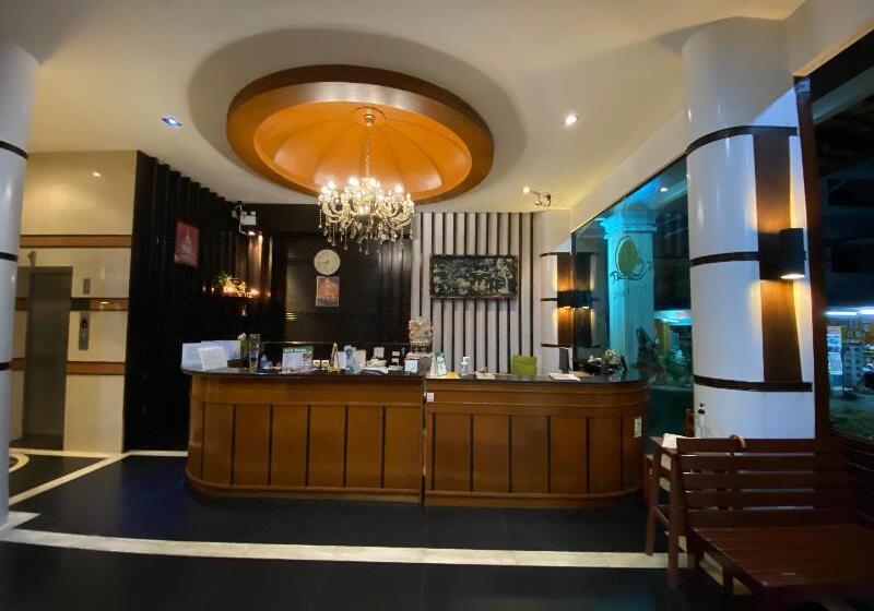 77 Patong Hotel & Spa