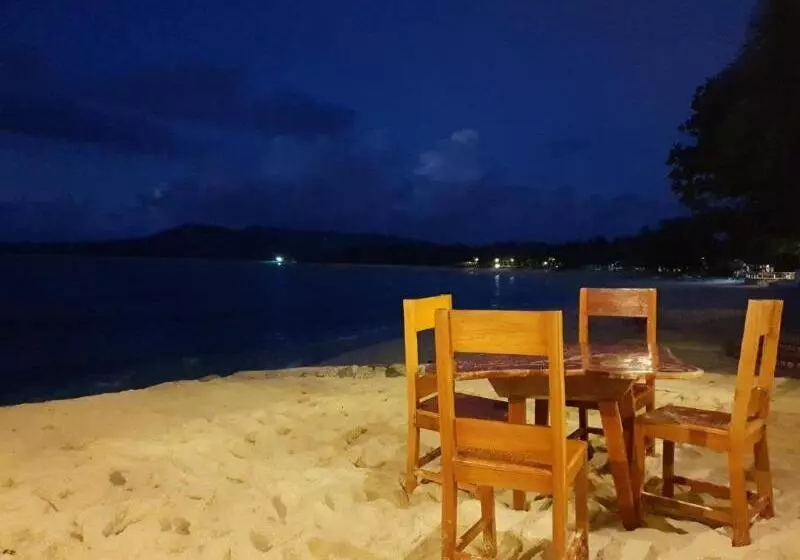 Hotelli Reddoorz @ Evangeline Beach Resort