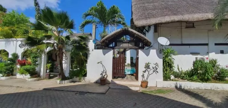 Hotelli Reddoorz @ Evangeline Beach Resort