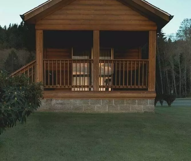 Motelli Watefront At Potlatch