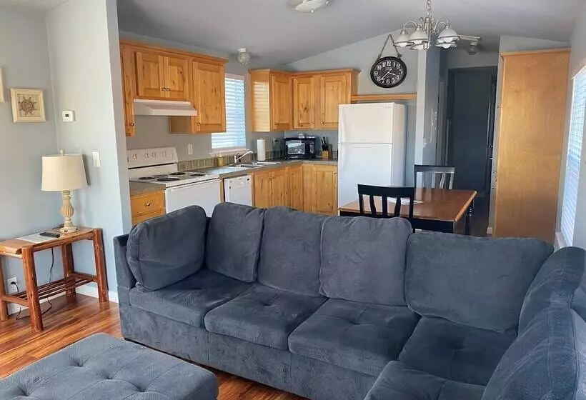 Motelli Watefront At Potlatch