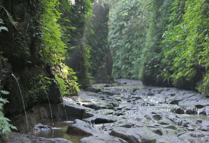 渡假胜地 Pramana Giri Kusuma