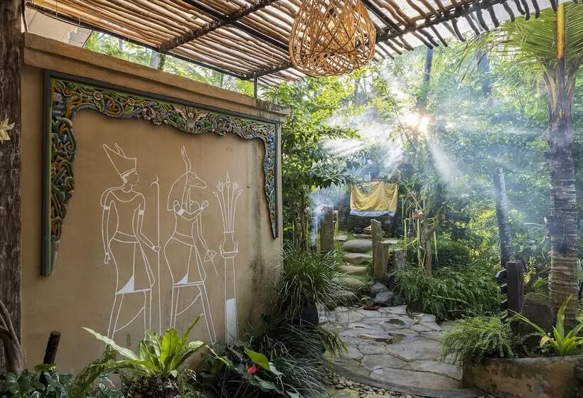 リゾートホテル Pramana Giri Kusuma