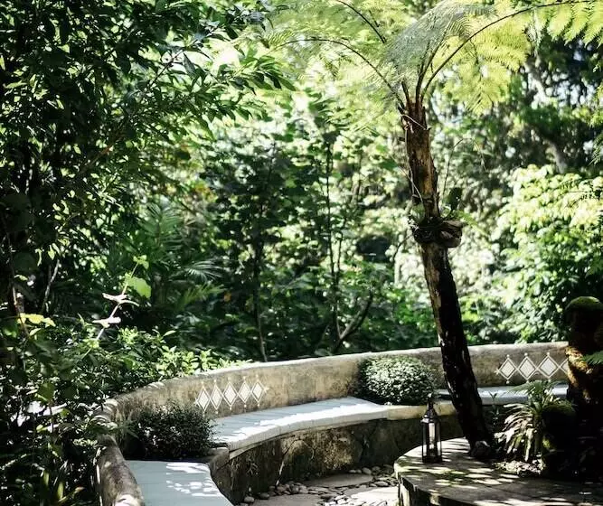 リゾートホテル Pramana Giri Kusuma