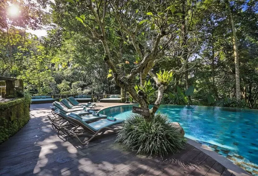 リゾートホテル Pramana Giri Kusuma