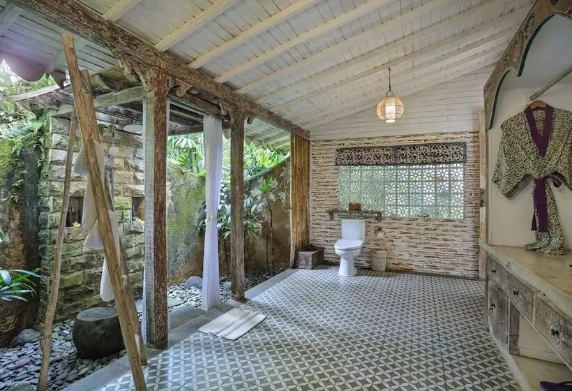 リゾートホテル Pramana Giri Kusuma