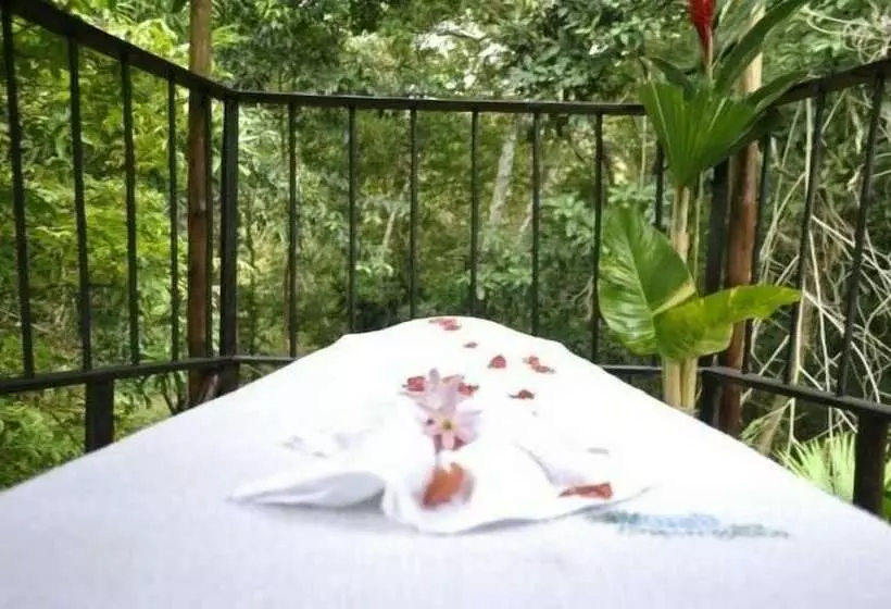 Retkeilymaja Acuali Eco Hostal