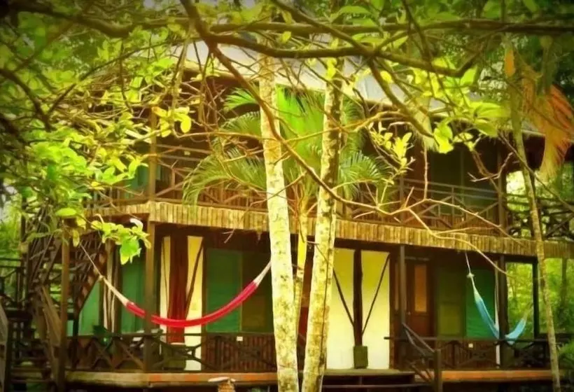 Retkeilymaja Acuali Eco Hostal
