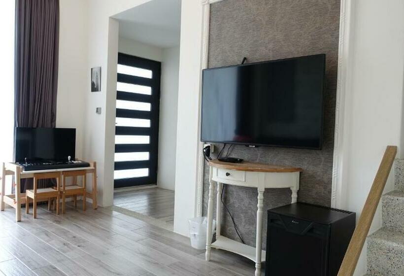 تختخواب و صبحانه Amy+ Bnb