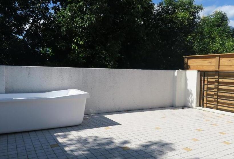 تختخواب و صبحانه Amy+ Bnb