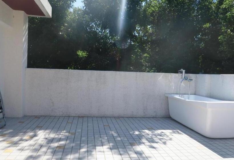 تختخواب و صبحانه Amy+ Bnb