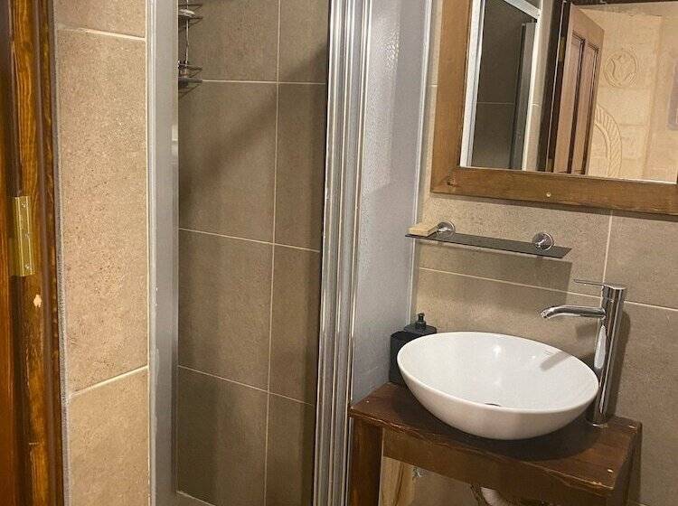 هتل Aladino Cave Suites