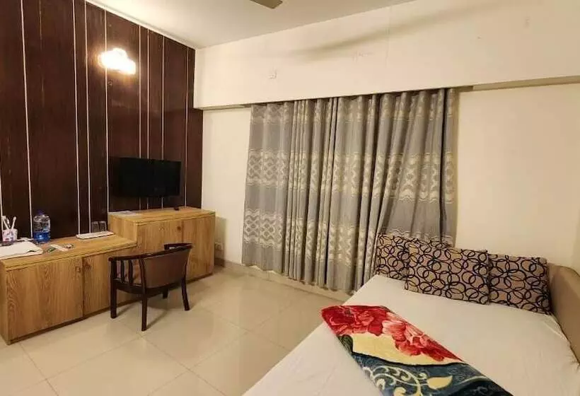 هتل Cox Rotana