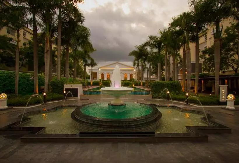 Hotelli The Green View