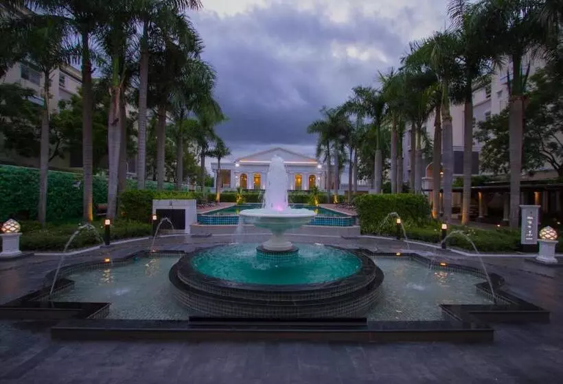 Hotelli The Green View