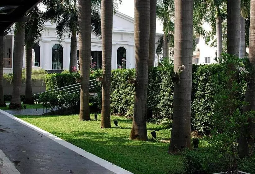 Hotelli The Green View