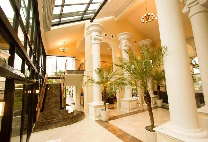 Hotelli The Green View