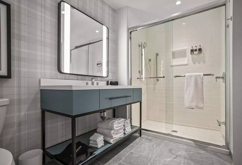 The Highlander Hotel Radford