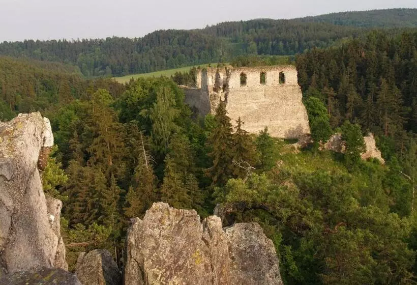 Majatalo Penzion Chlumec