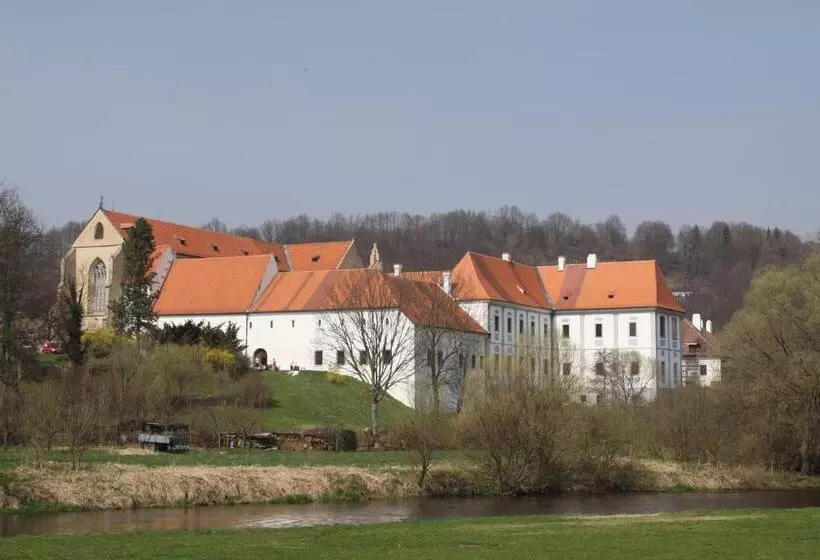 Majatalo Penzion Chlumec