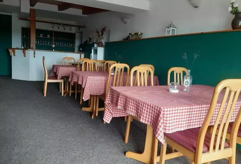 Majatalo Penzion Chlumec