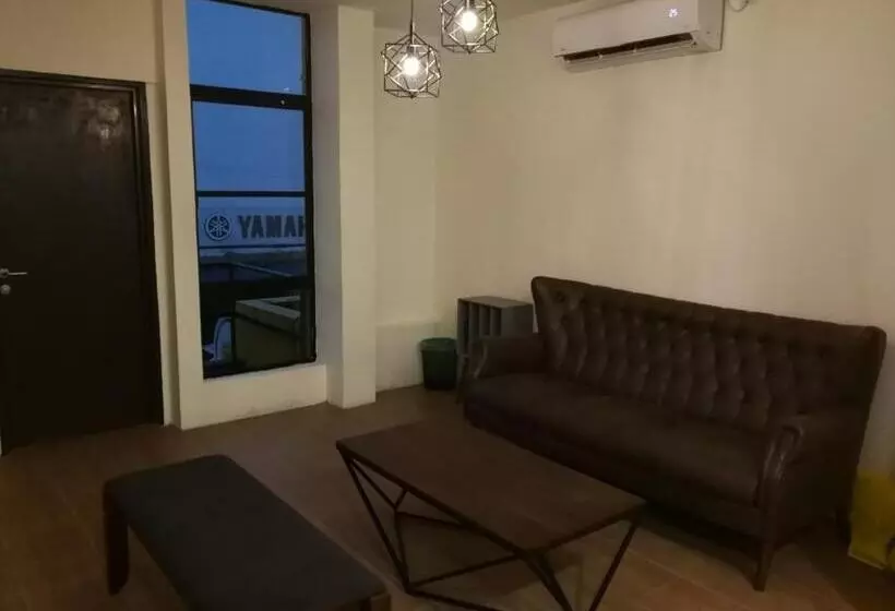 هاستل Sunbay Inn