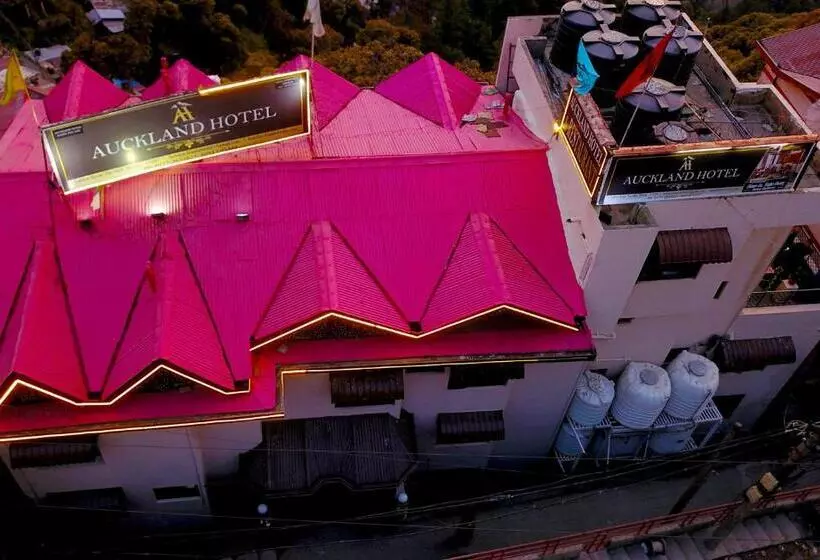 Auckland Hotel And Restaurant Near Mall Road