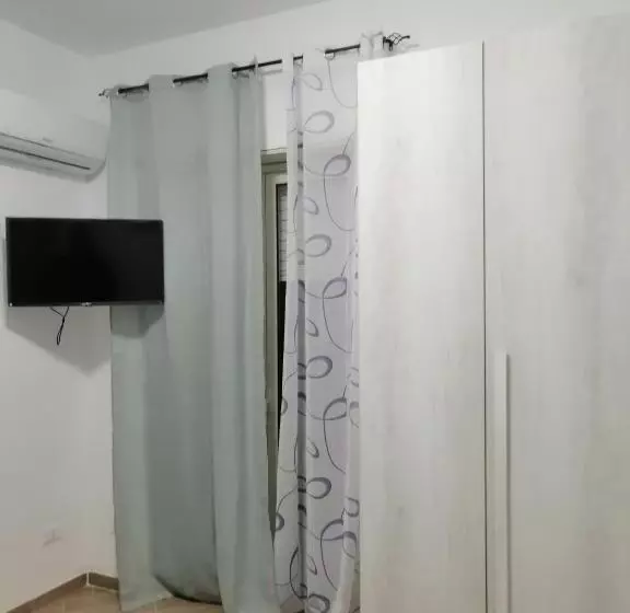 ベッドアンドブレックファースト Al Faro