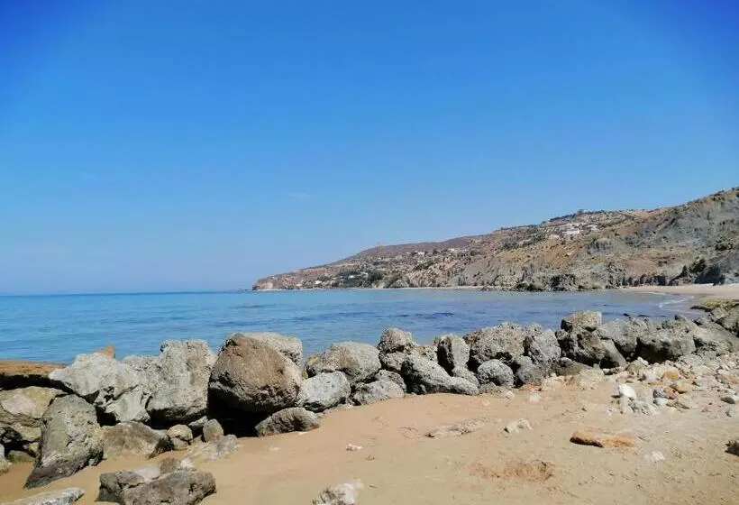 ベッドアンドブレックファースト Al Faro