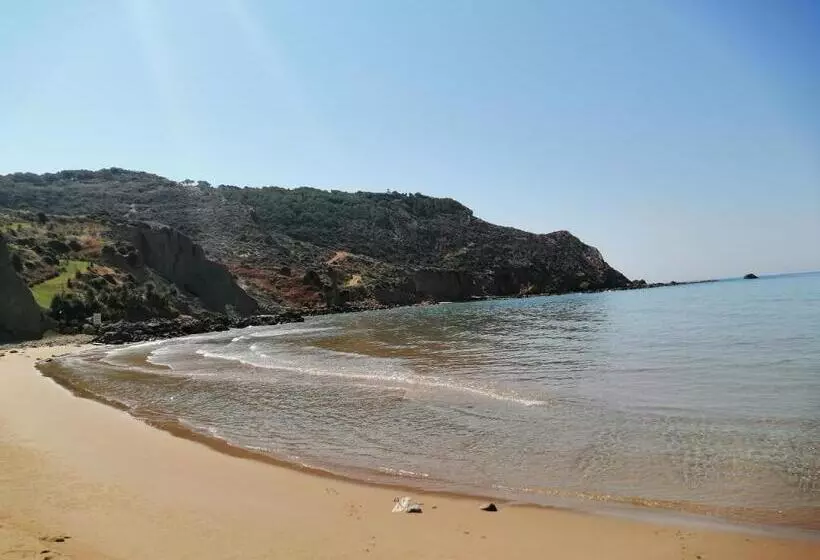 ベッドアンドブレックファースト Al Faro