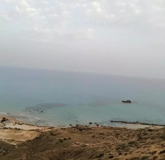 ベッドアンドブレックファースト Al Faro