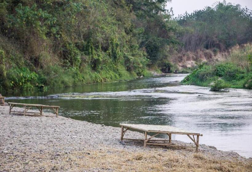 Bed and Breakfast Baan Naratawan