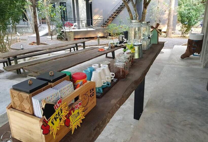 Bed and Breakfast Baan Naratawan