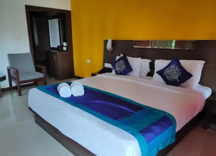 Doves Goldfieldd Lake Resort