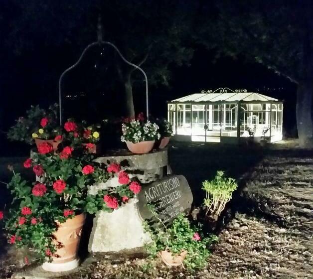 هتل Agriturismo Torrenieri Da Alessandro