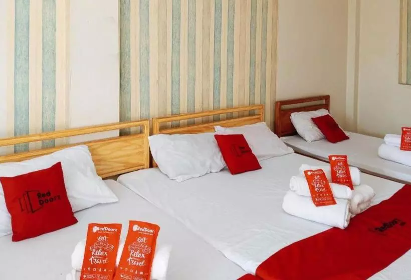 ホテル Reddoorz Near Davao Airport