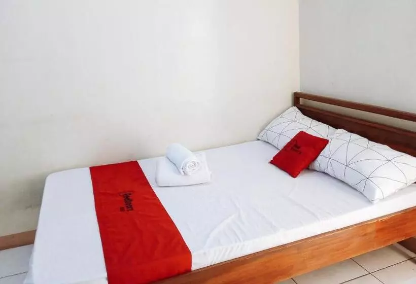 ホテル Reddoorz Near Davao Airport