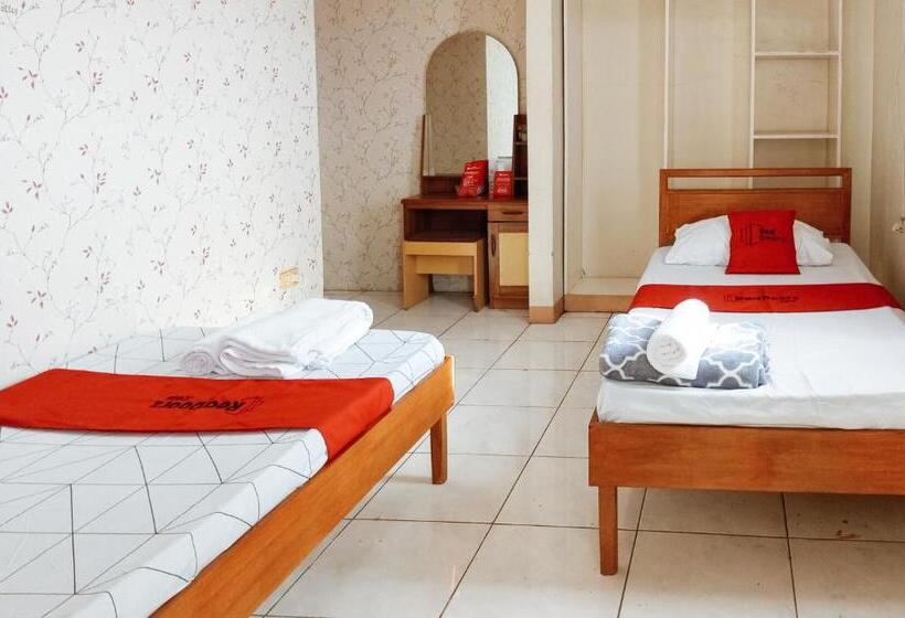 Отель Reddoorz Near Davao Airport
