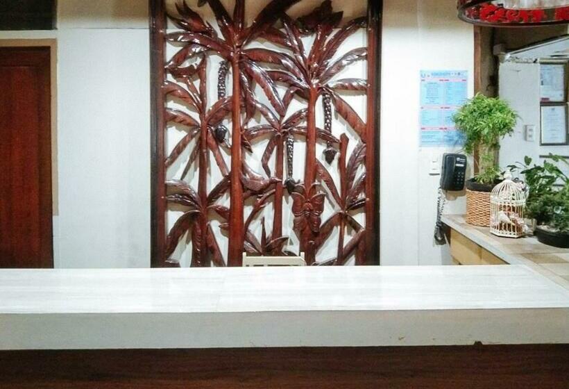 בית מלון כפרי Reddoorz @ Plaza La Paz Iloilo City