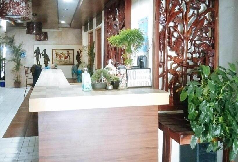 בית מלון כפרי Reddoorz @ Plaza La Paz Iloilo City