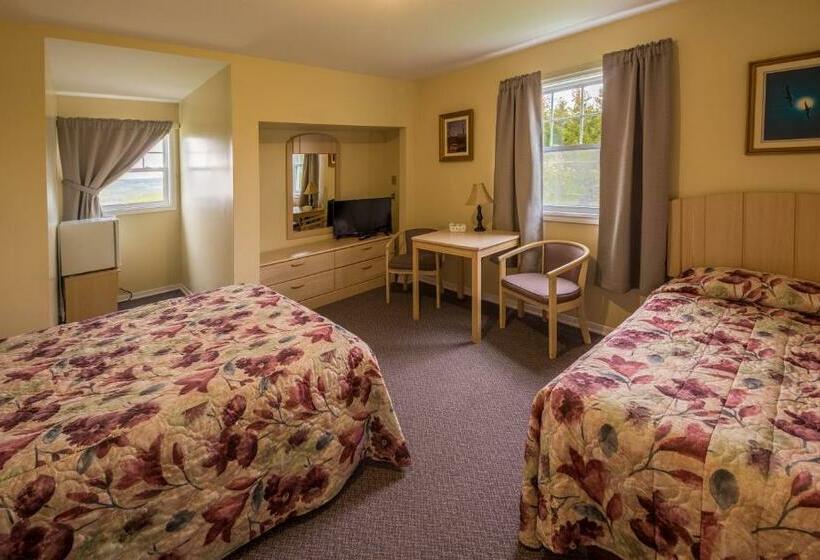 Hostel Auberge Doucet Inn