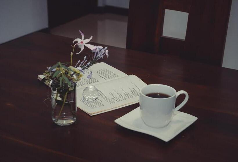 Bed & Breakfast Beach Breeze Weligama