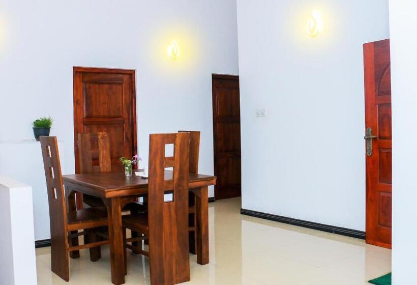 Bed & Breakfast Beach Breeze Weligama
