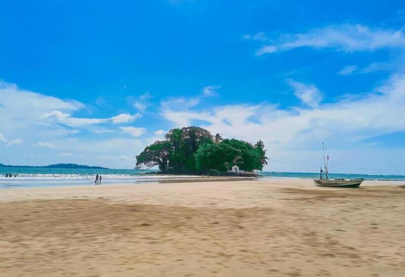 Bed & Breakfast Beach Breeze Weligama