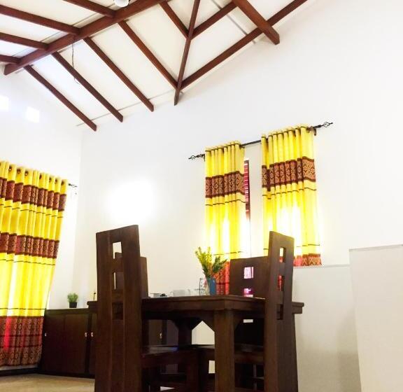 Bed & Breakfast Beach Breeze Weligama
