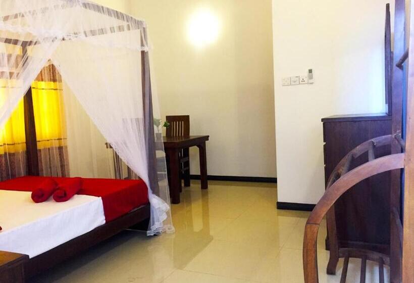 Bed & Breakfast Beach Breeze Weligama