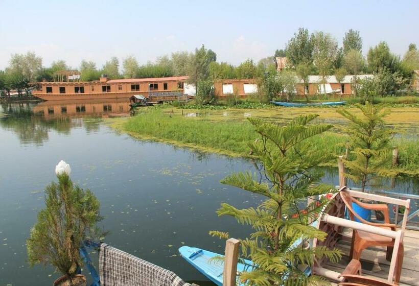 مبيت وإفطار Umbrella Group Of House Boat