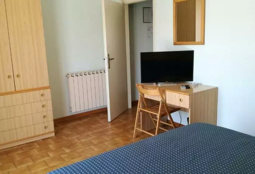 هتل Albergo Le Rose