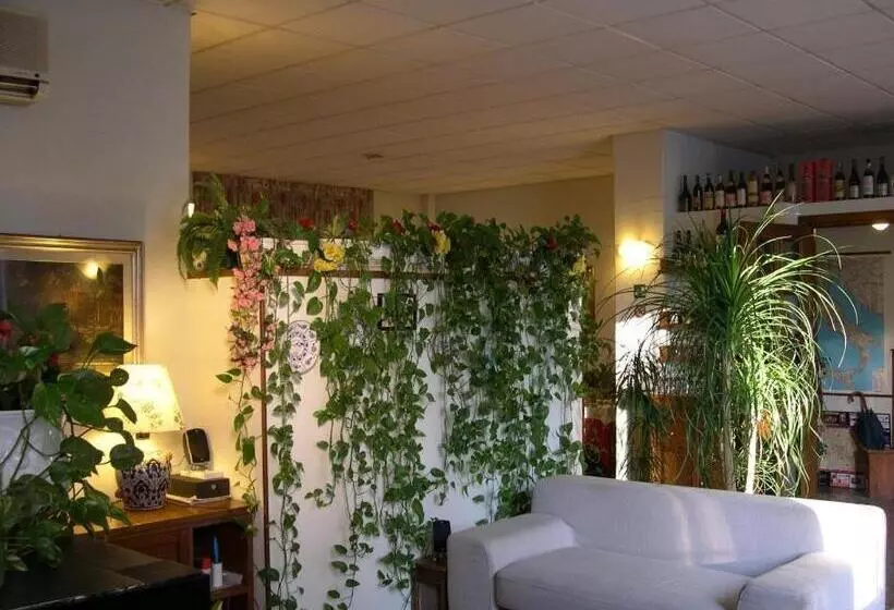 هتل Albergo Le Rose