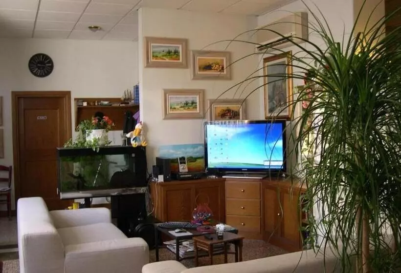 هتل Albergo Le Rose